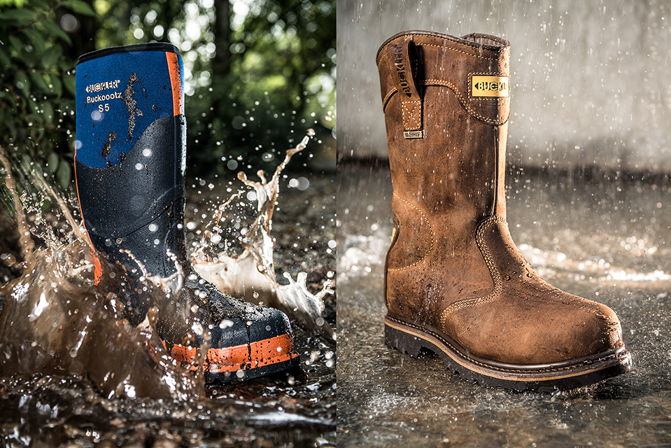 Reclamefotografie van werklaarzen in de regen